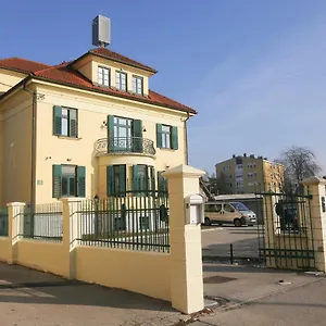 Katrca Hotell